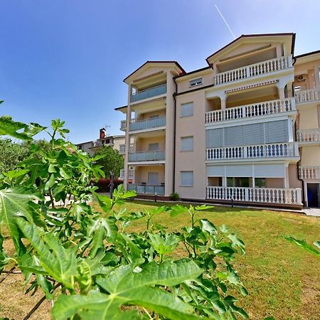 Apartments Elin Sofia Porec Bagian luar foto