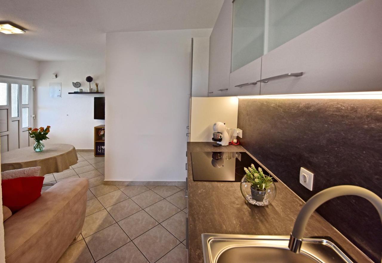 Apartments Elin Sofia Porec Bagian luar foto