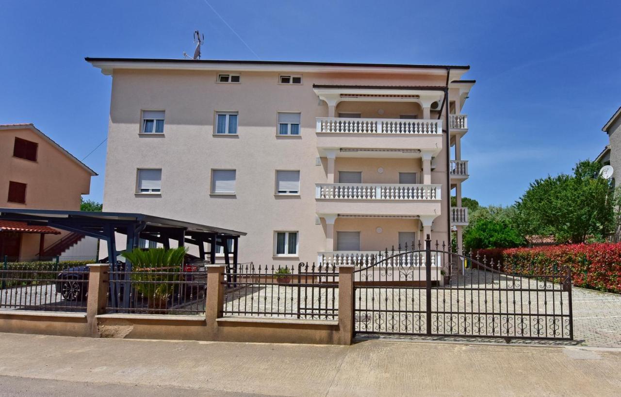 Apartments Elin Sofia Porec Bagian luar foto