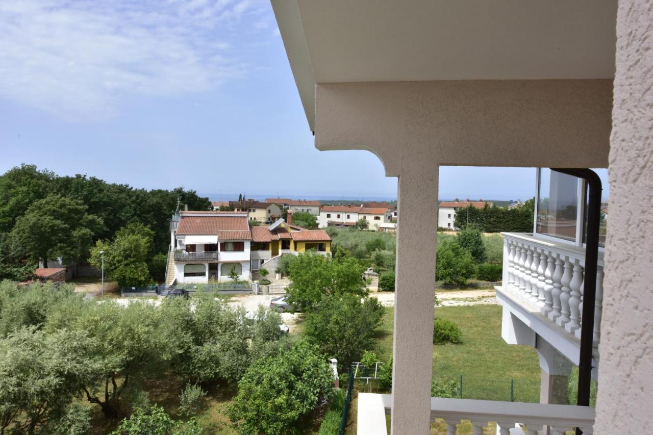Apartments Elin Sofia Porec Bagian luar foto