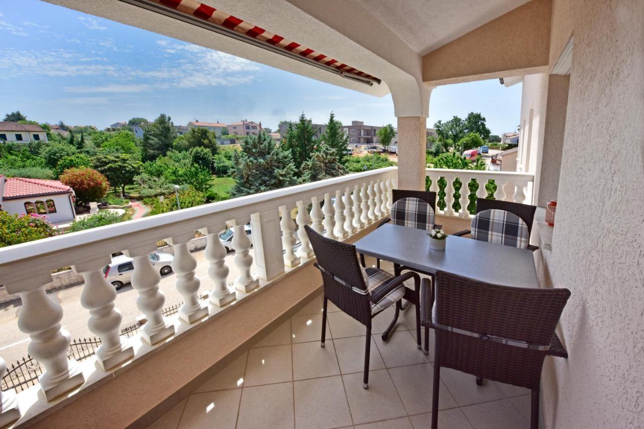 Apartments Elin Sofia Porec Bagian luar foto