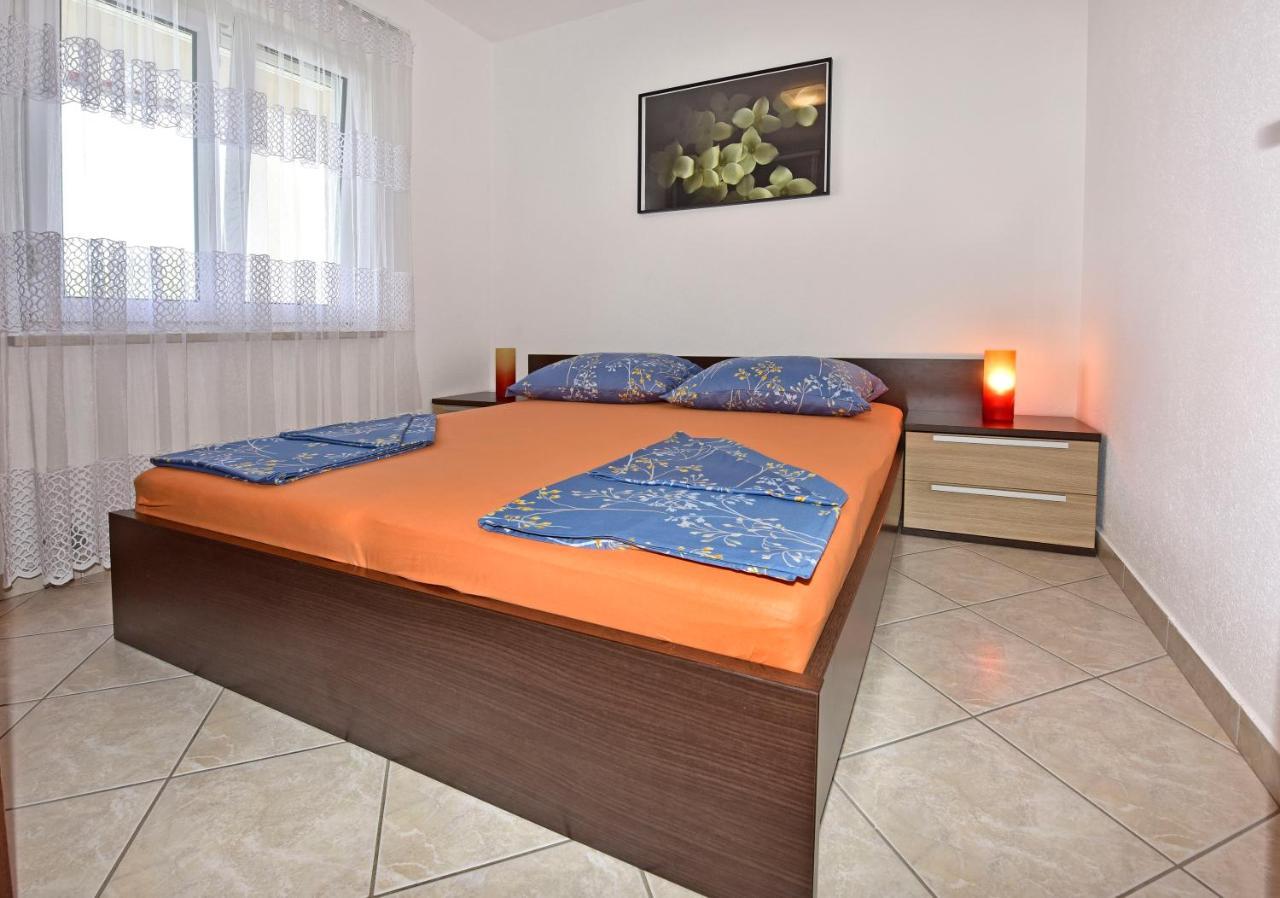 Apartments Elin Sofia Porec Bagian luar foto