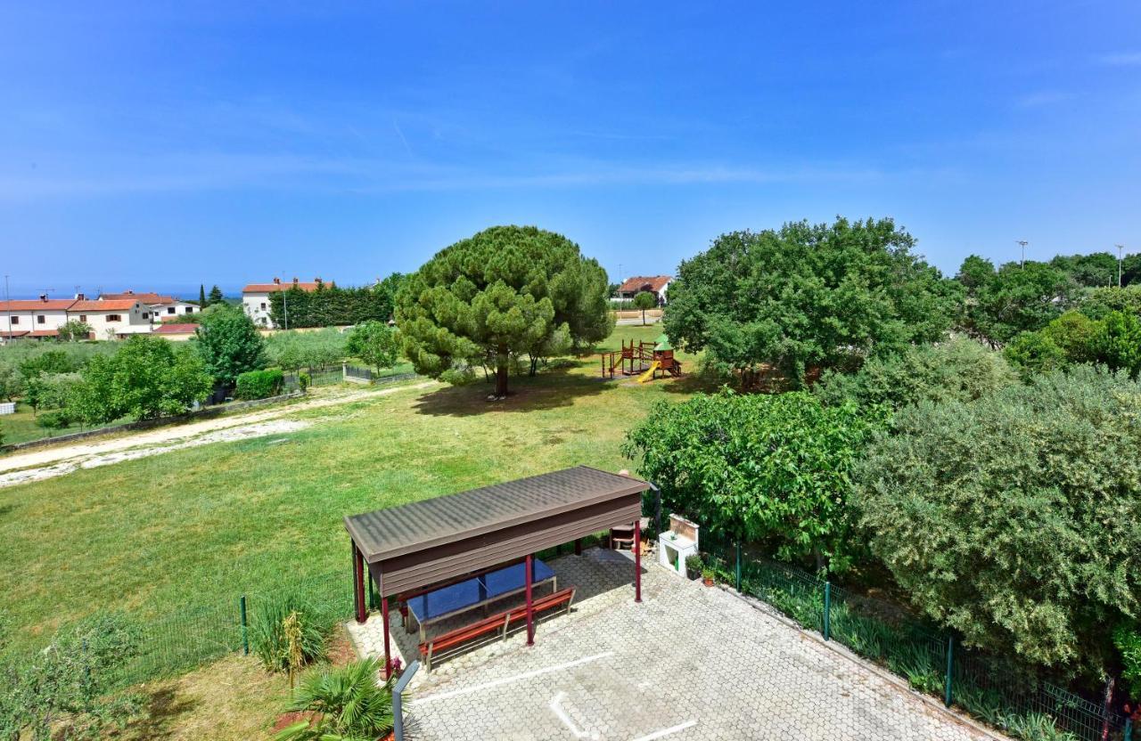 Apartments Elin Sofia Porec Bagian luar foto